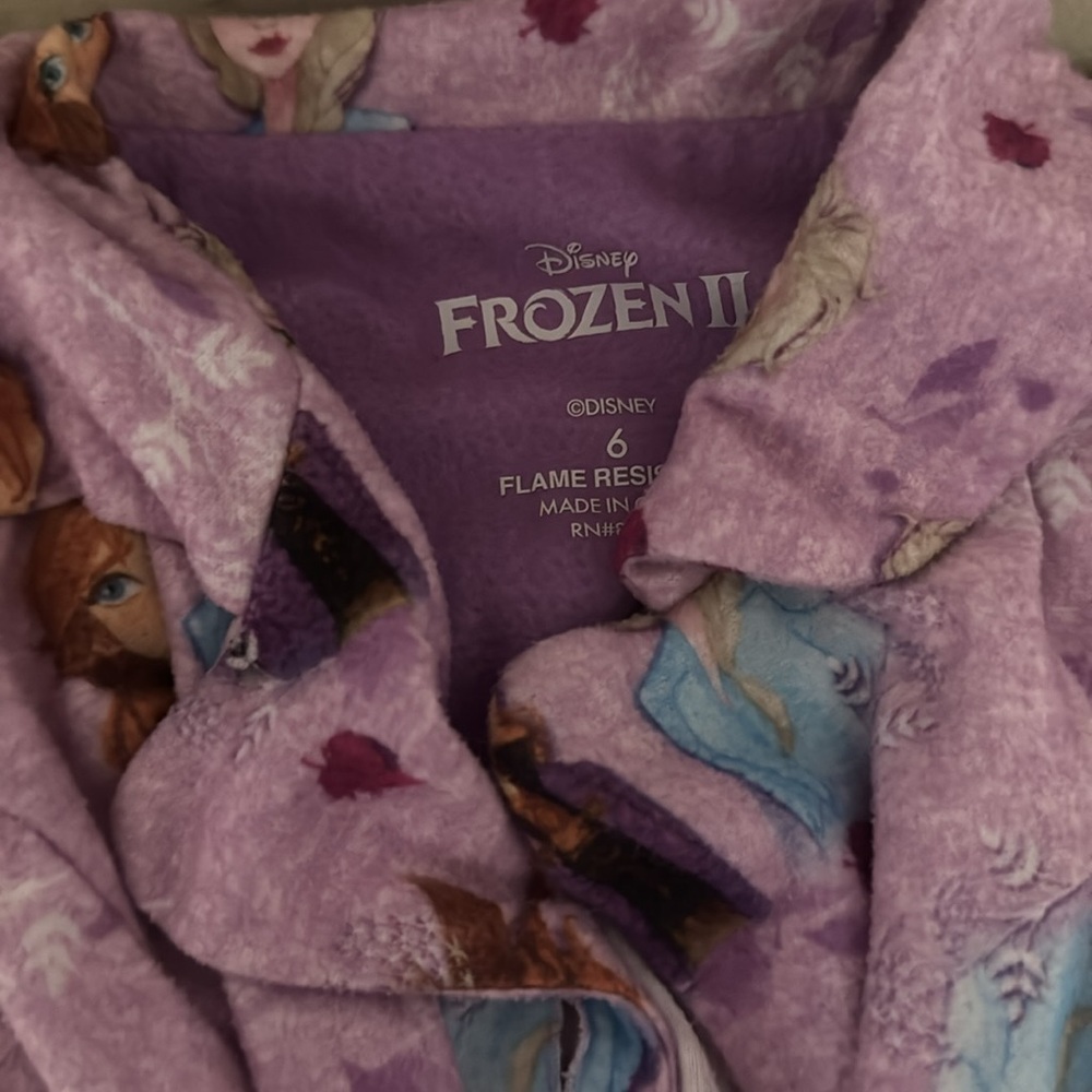 Bundle 2 Girl pijamas and 1 Bella nightgown size 5-6 - Picture 6 of 10
